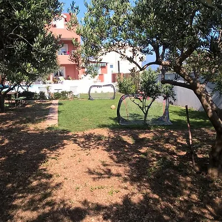 Skender Каштела